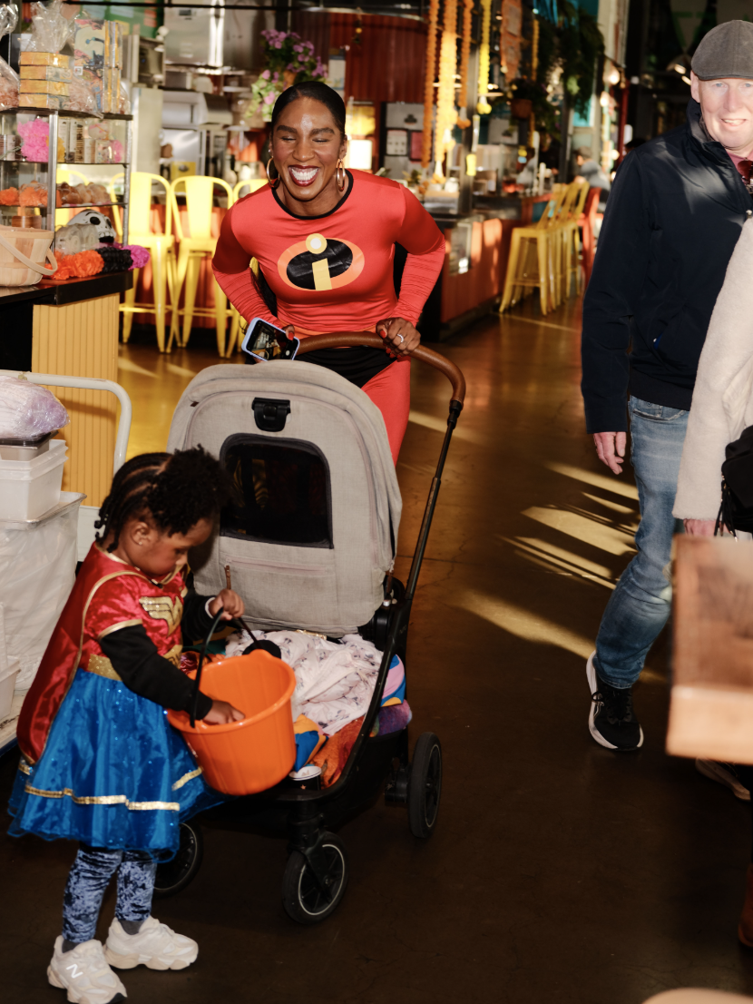 Halloween in Market 57 at Pier 57 in Chelsea, NYC: Trick-or-Treating, Caricatures and Movies