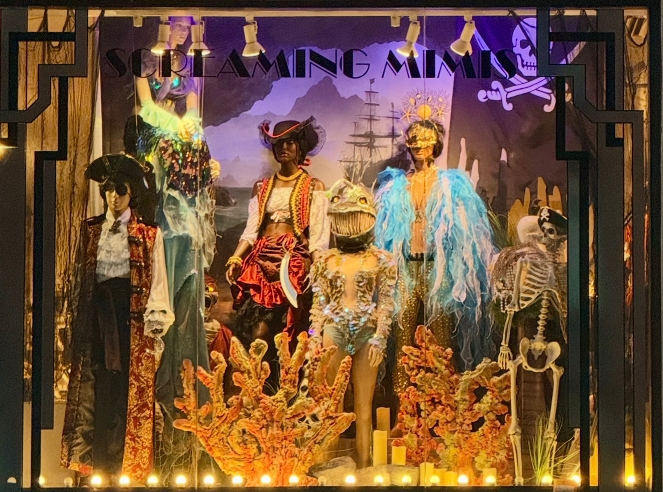 NYCでハロウィン衣装を買うならここ 2026年に営業中のお店と、閉店した定番店
